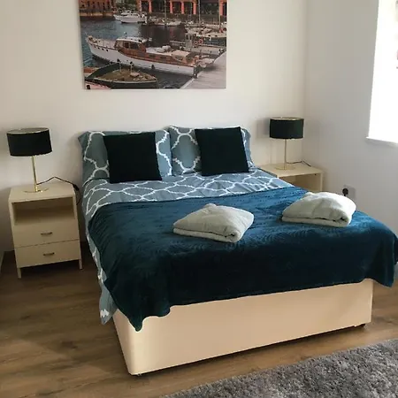 Modern 1 Bedroom Flat Perfect For Match Or City Break Liverpool Exterior photo