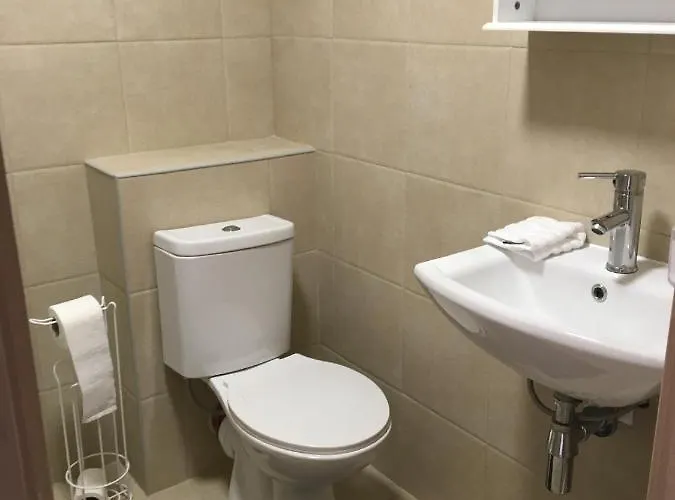 Modern 1 Bedroom Flat Perfect For Match Or City Break